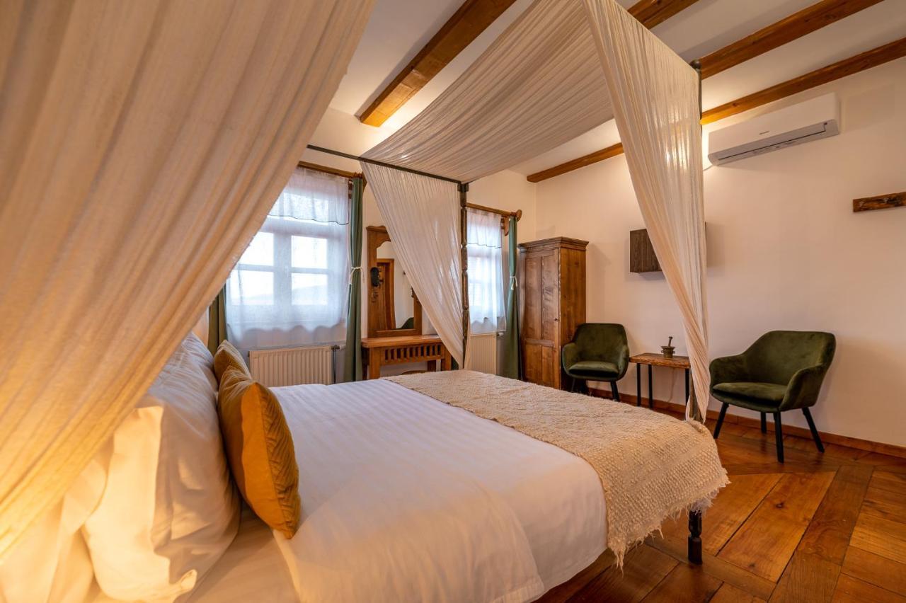 Boutique Hotel Von Graf Sighişoara Esterno foto