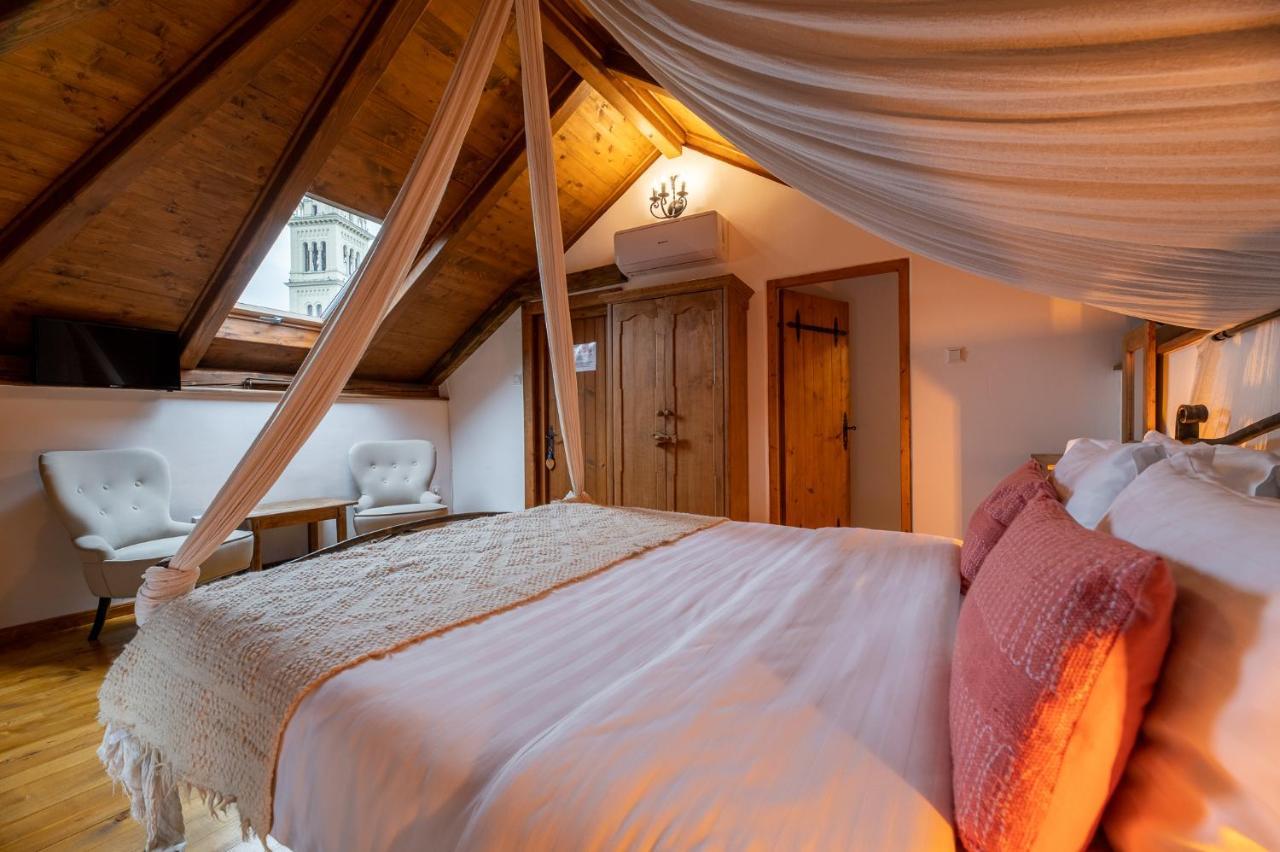 Boutique Hotel Von Graf Sighişoara Esterno foto