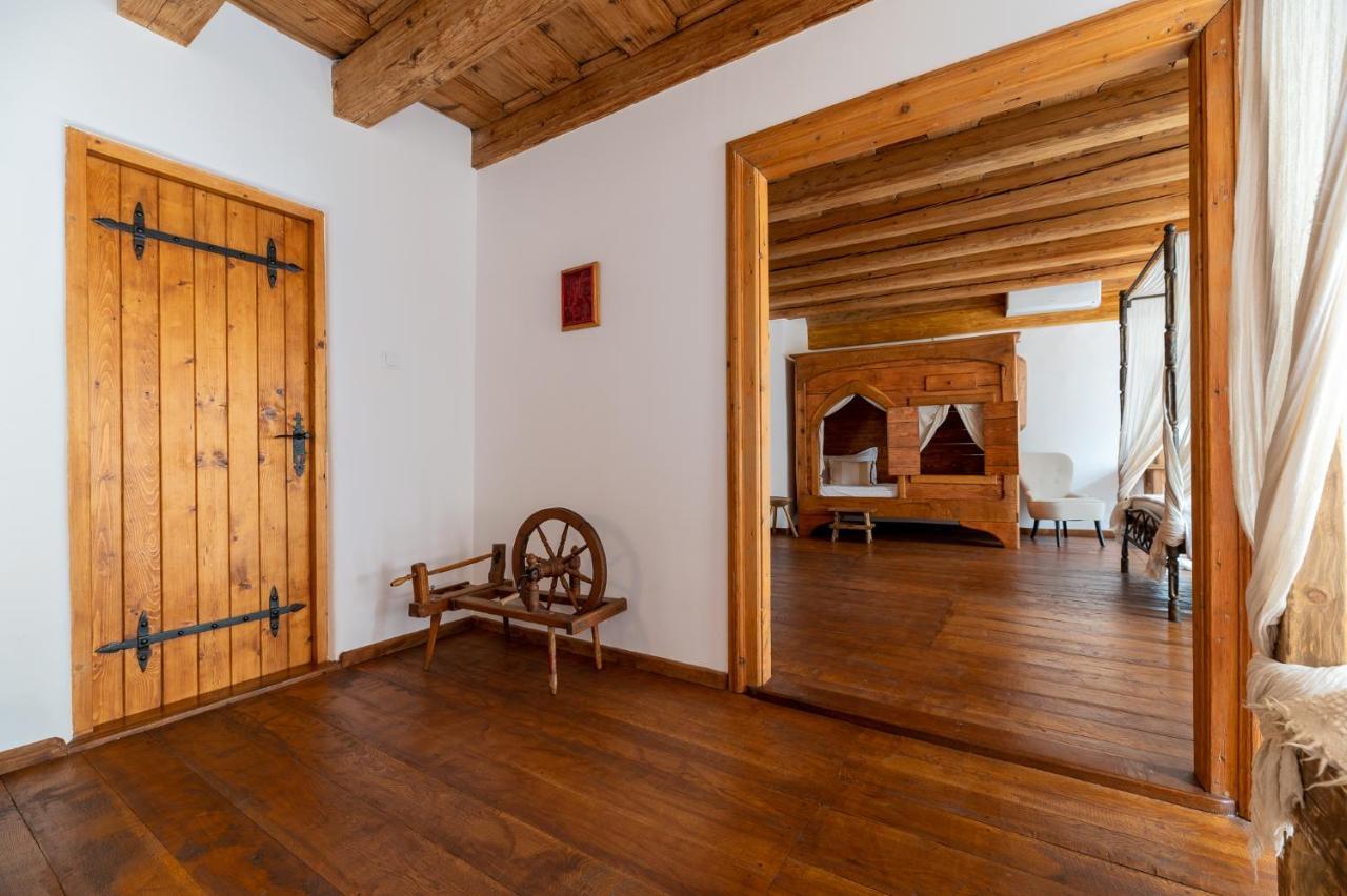 Boutique Hotel Von Graf Sighişoara Esterno foto