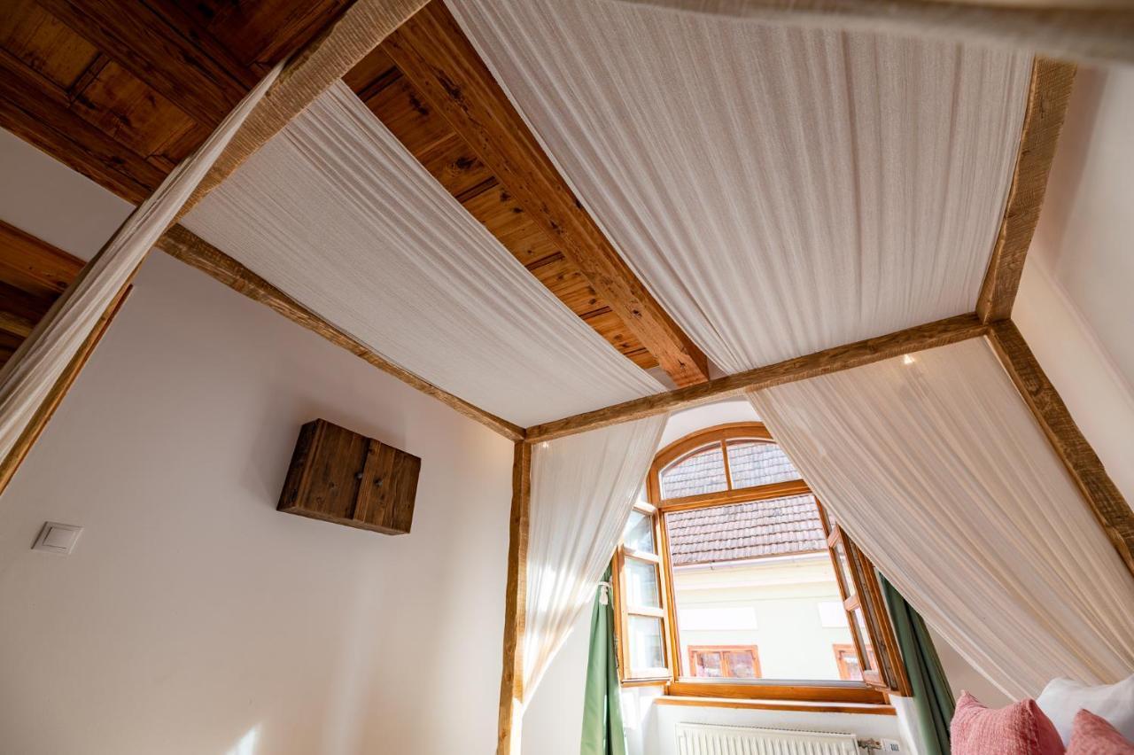 Boutique Hotel Von Graf Sighişoara Esterno foto