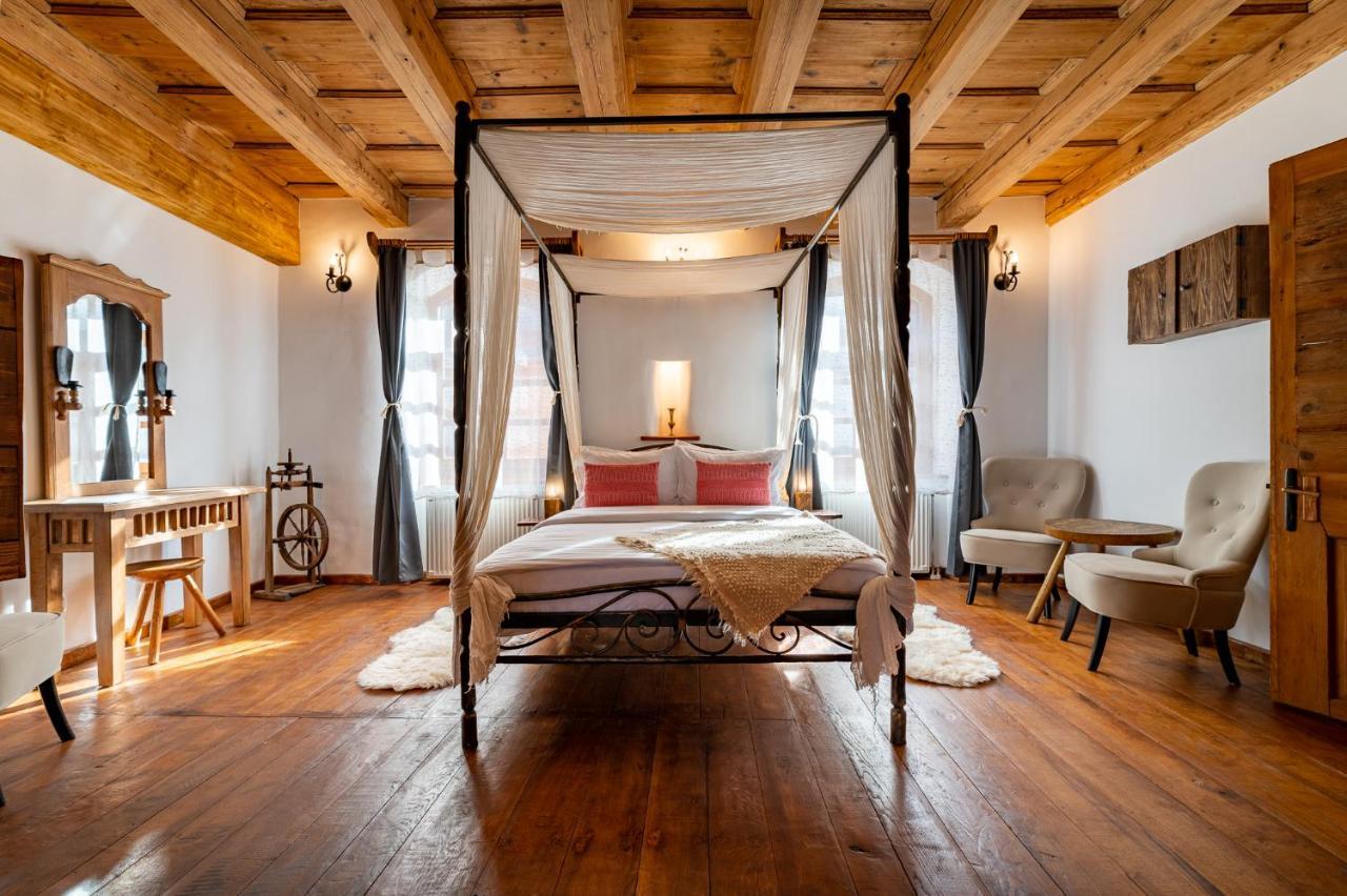 Boutique Hotel Von Graf Sighişoara Esterno foto