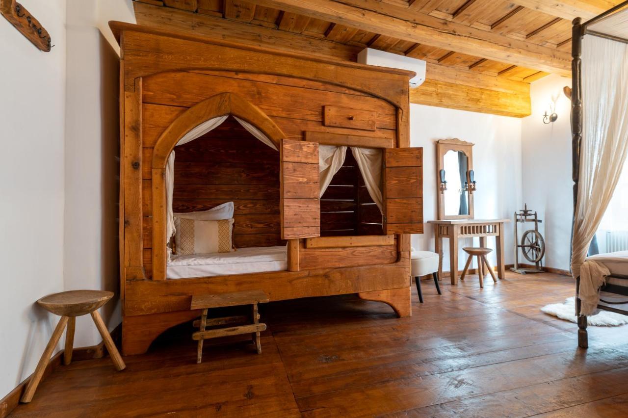Boutique Hotel Von Graf Sighişoara Esterno foto