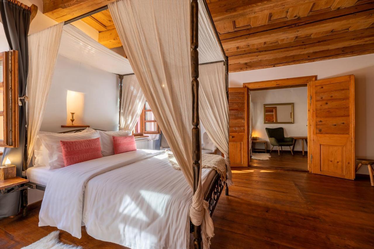 Boutique Hotel Von Graf Sighişoara Esterno foto