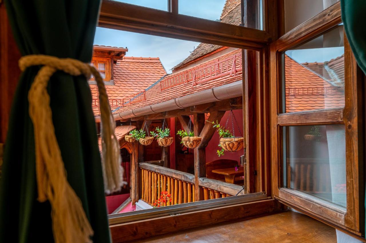 Boutique Hotel Von Graf Sighişoara Esterno foto