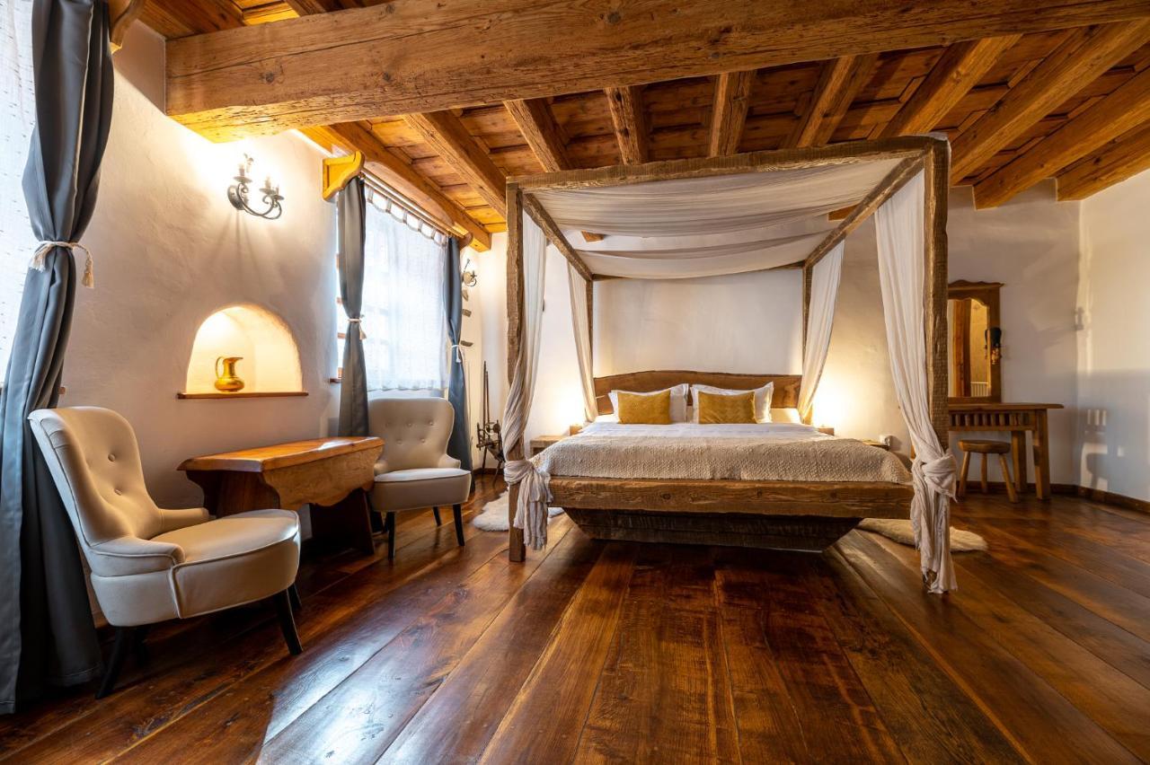 Boutique Hotel Von Graf Sighişoara Esterno foto