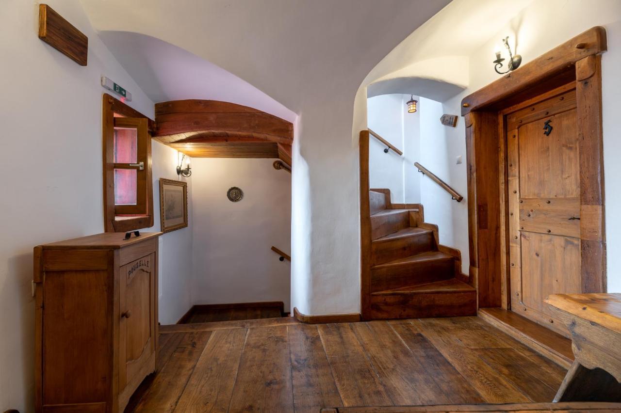 Boutique Hotel Von Graf Sighişoara Esterno foto